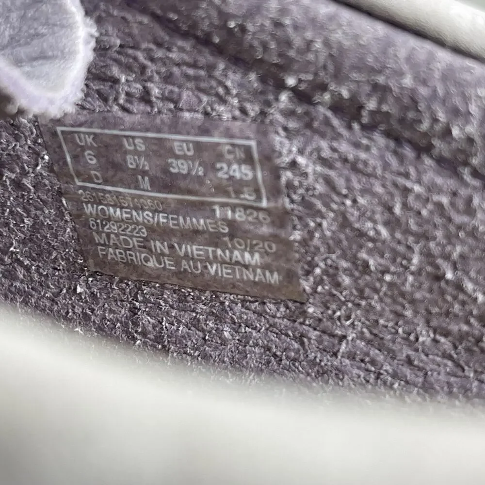 Clarks cription} originals